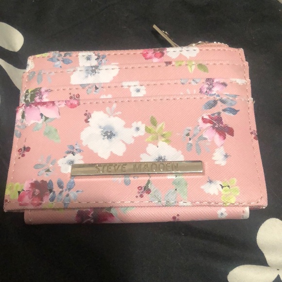 Steve Madden wallet - Picture 1 of 3